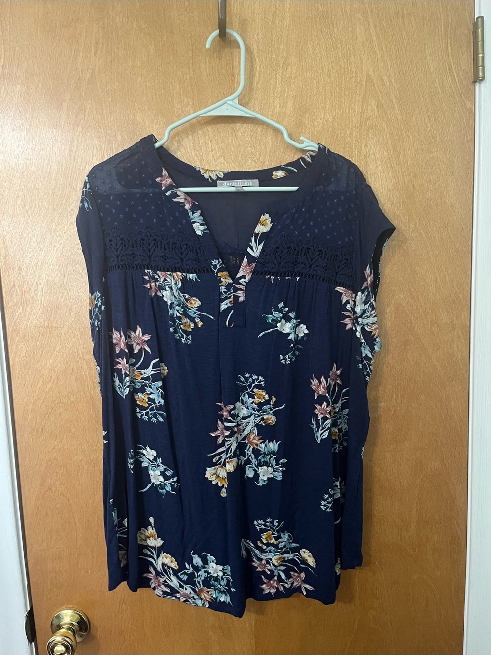 Daniel Rainn Taravel Crochet Detail Knit Top in Navy and Floral, Size 1x